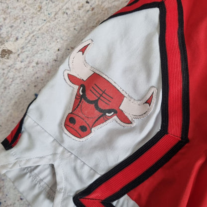 Adidas CHICAGO BULLS BASKETBALL SHORTS  - Red - Size S