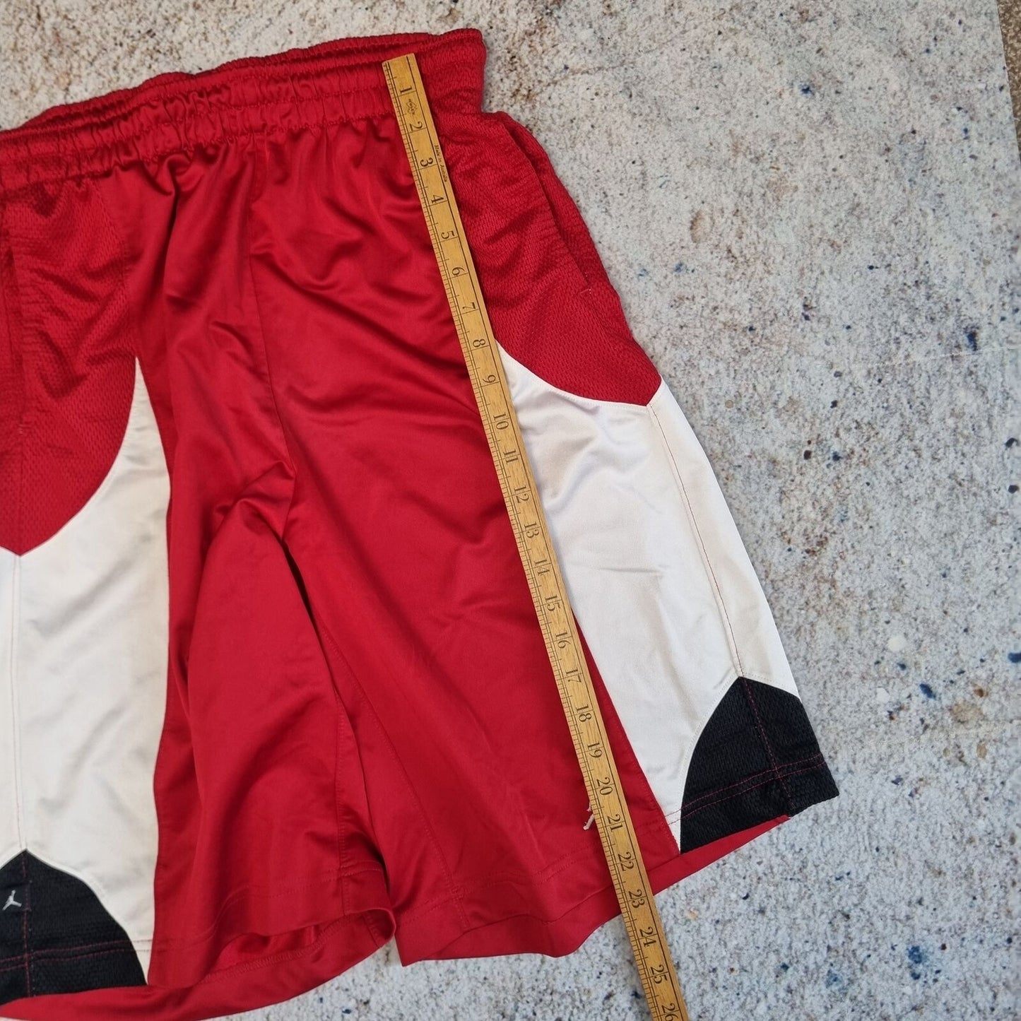 Nike AIR JORDAN BASKETBALL SHORTS RETRO - Red - Size M