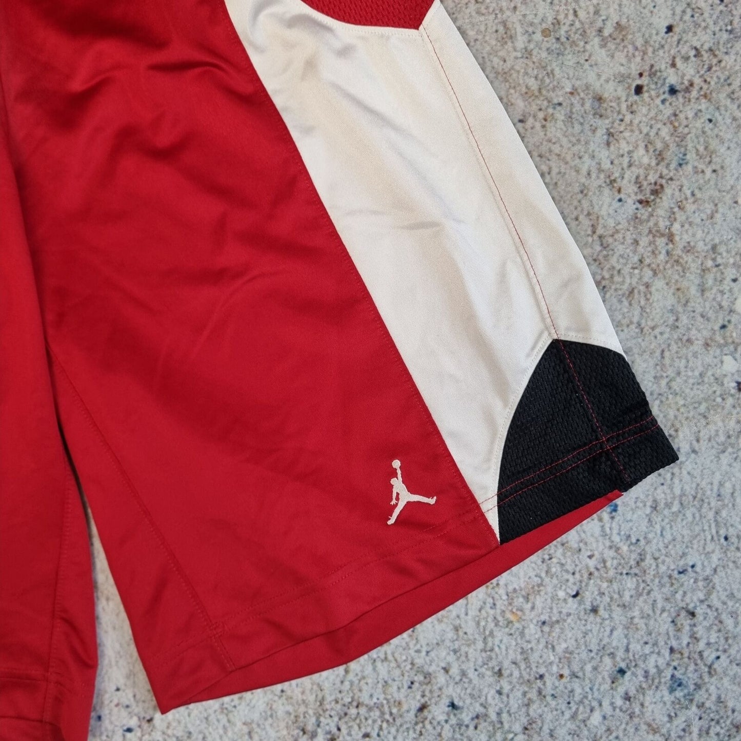 Nike AIR JORDAN BASKETBALL SHORTS RETRO - Red - Size M