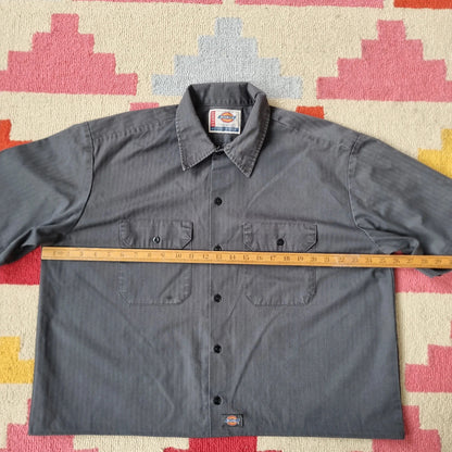 Vintage Dickies Boxy Fit Cropped Shirt Short Sleeve XL plain grey Button Up Skater Y2K Surf
