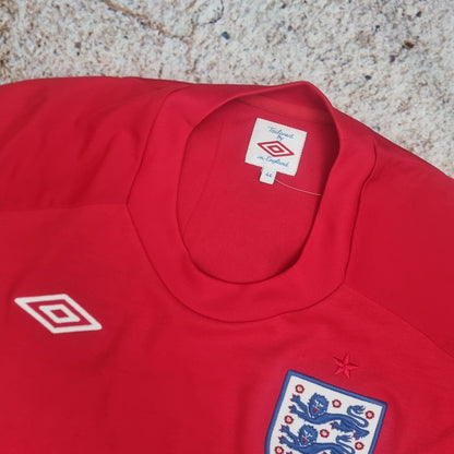 Umbro ENGLAND JERSEY FOOTBALL SHIRT 2010 SIZE 44 - Red - Size L