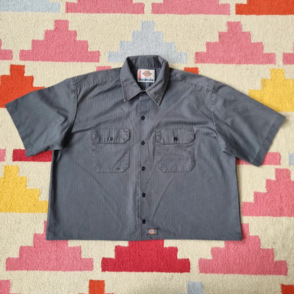 Vintage Dickies Boxy Fit Cropped Shirt Short Sleeve XL plain grey Button Up Skater Y2K Surf