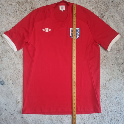 Umbro ENGLAND JERSEY FOOTBALL SHIRT 2010 SIZE 44 - Red - Size L