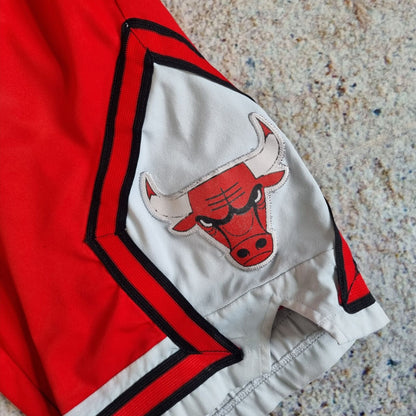 Adidas CHICAGO BULLS BASKETBALL SHORTS  - Red - Size S