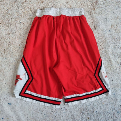 Adidas CHICAGO BULLS BASKETBALL SHORTS  - Red - Size S