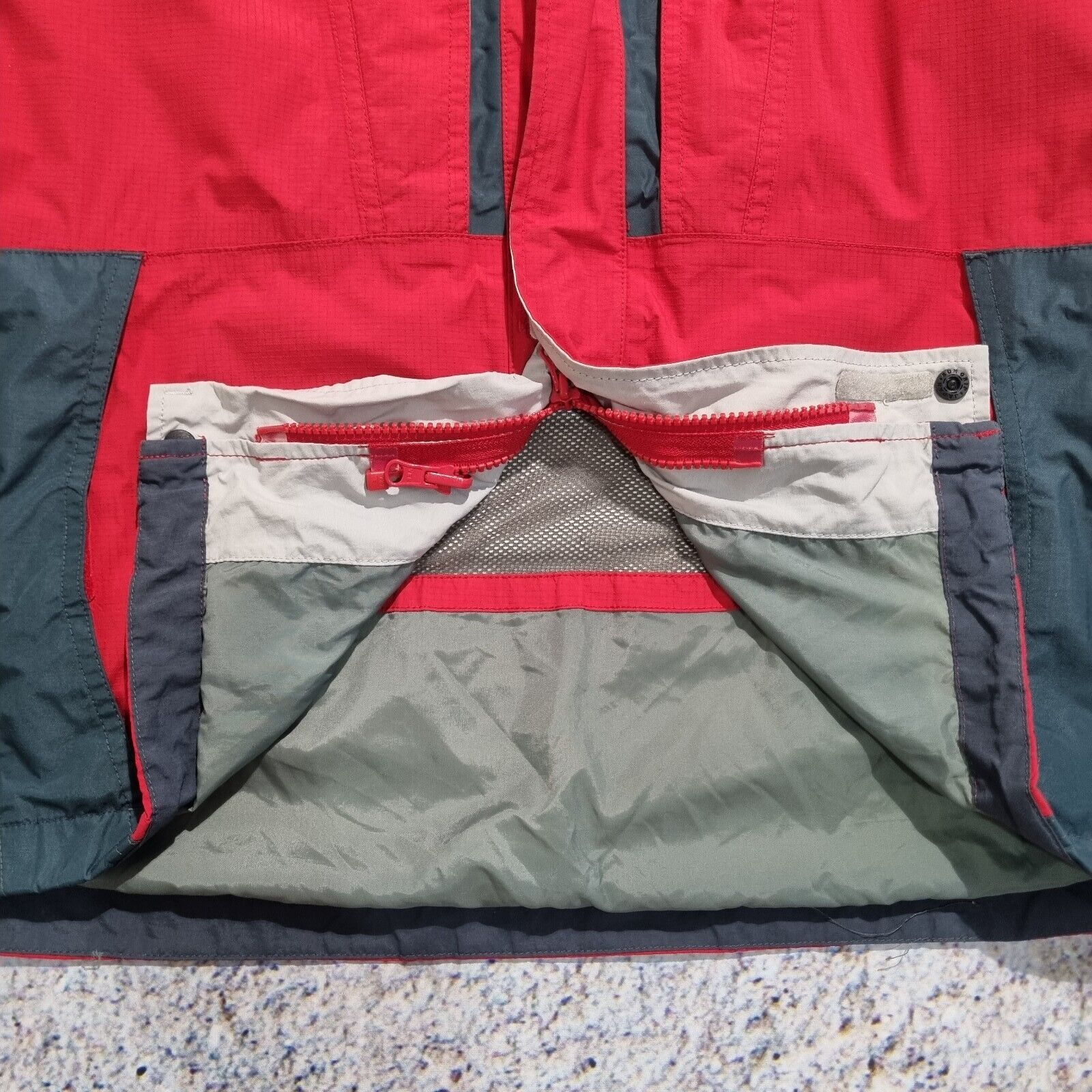 Berghaus mera clearance peak red